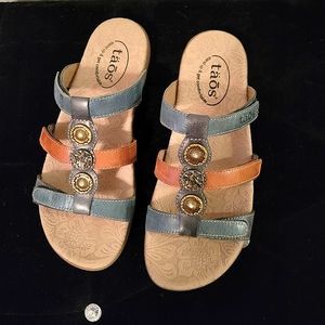 Taos Prize 4 Sandals